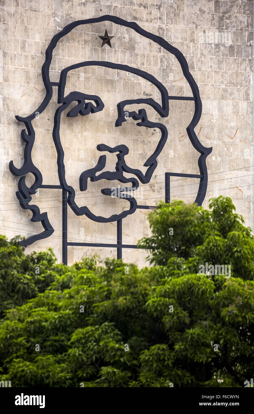 Ernesto Che Guevara as an art installation and propaganda work of art on a wall in the Revolution Square, the Interior Ministry Stock Photo