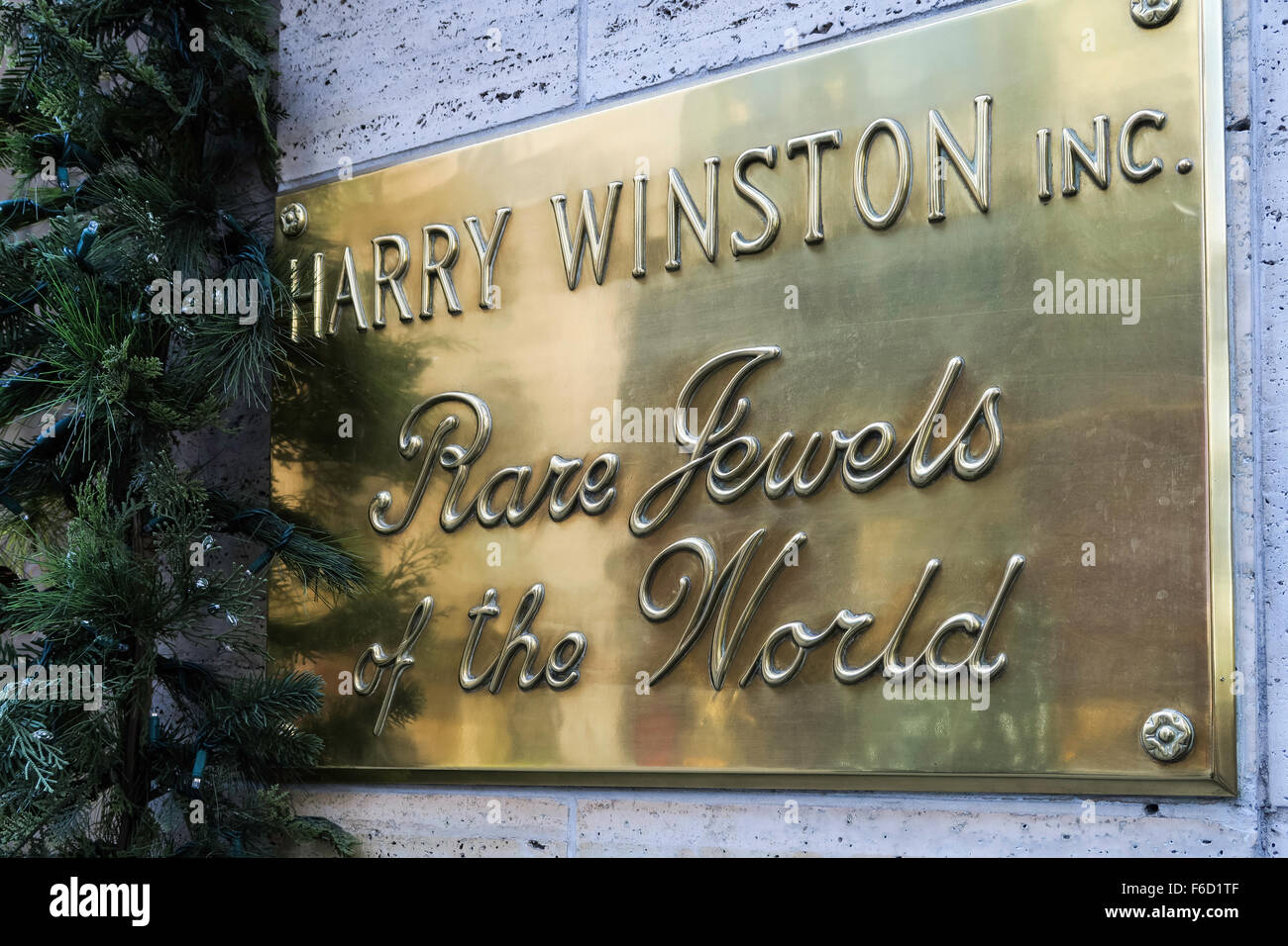 Harry Winston Rare Jewels of the World Sign in New York Stock