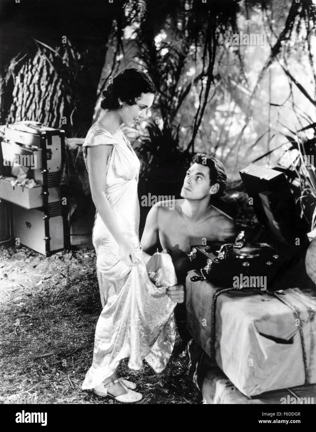 RELEASED: Apr 16, 1934 - Original Film Title: Tarzan and His Mate.  PICTURED: JOHNNY WEISSMULLER, MAUREEN O'SULLIVAN Stock Photo - Alamy
