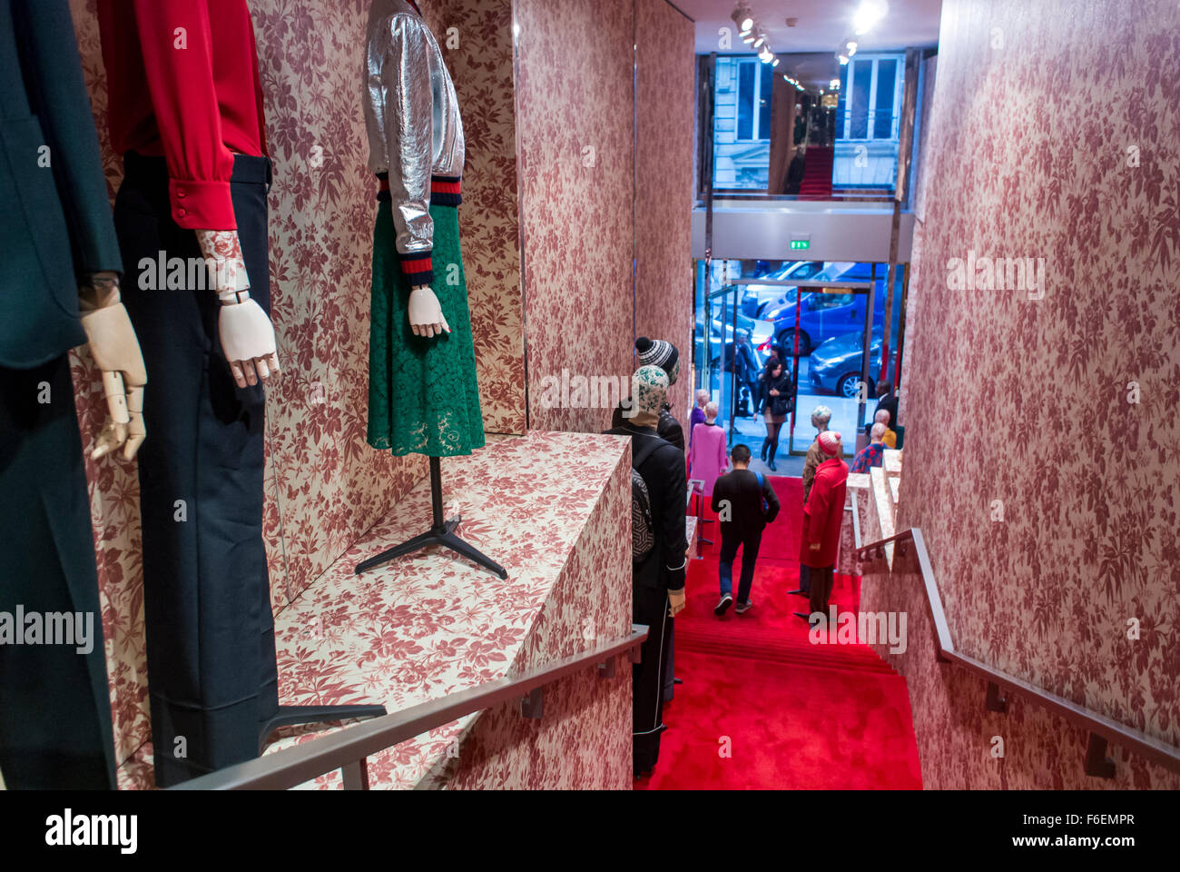 Paris, France, inside Entrance Luxury CLothing Display, Store, "Gucci",  Fashion Mannequins, Entrance Stock Photo - Alamy