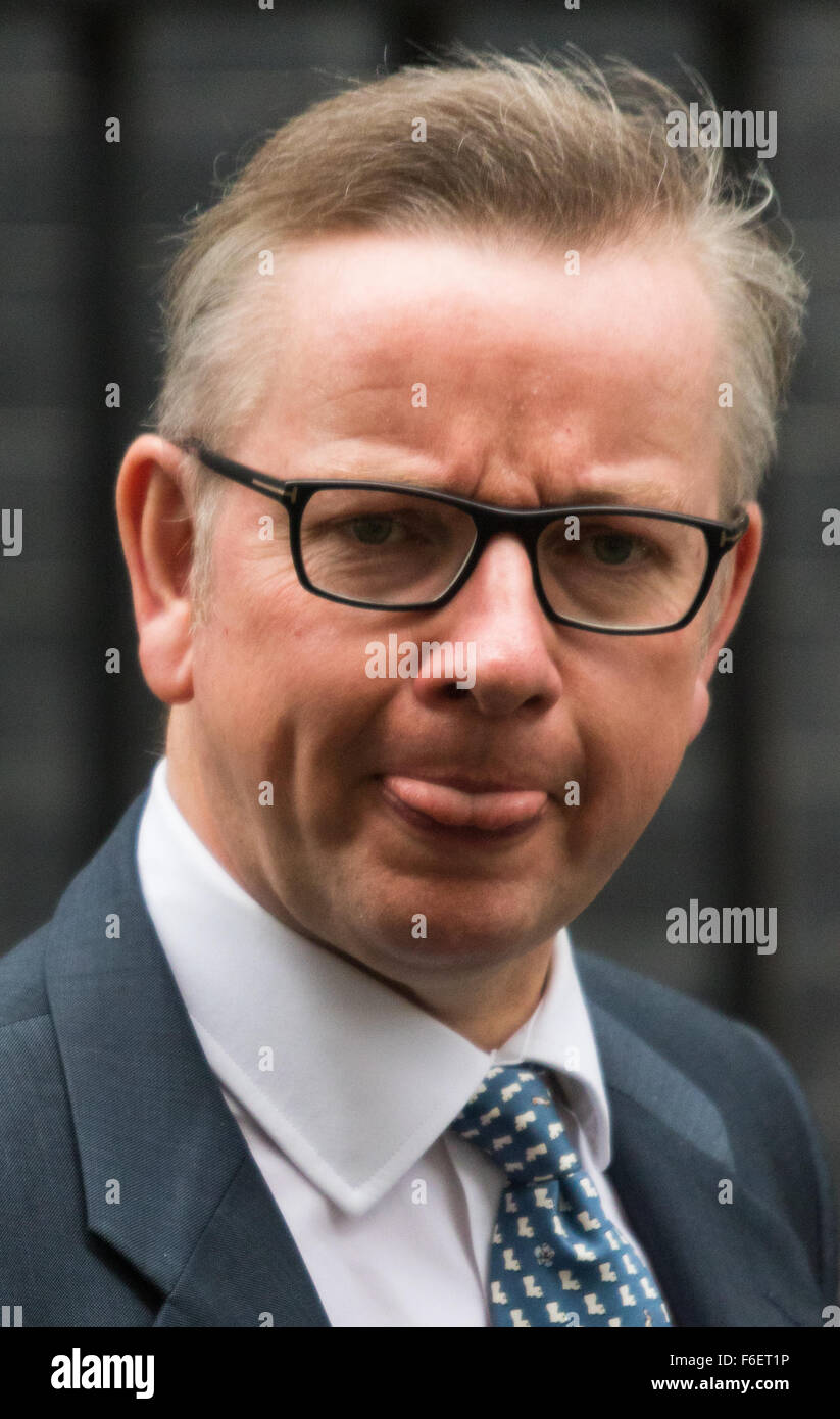 Downing Street, London, November 17th 2015. Justice Secretary Michael Gove leaves 10 Downing Street following the weekly cabinet meeting. Credit:  Paul Davey/Alamy Live News Stock Photo