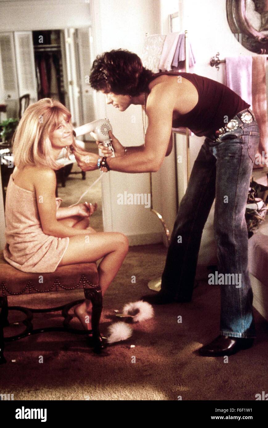 Dec 01, 1975; Hollywood, CA, USA; JULIE CHRISTIE (left) as Jackie Shawn and WARREN BEATTY as George Roundy in the romantic comedy ''Shampoo'' directed by Hal Ashby. Stock Photo