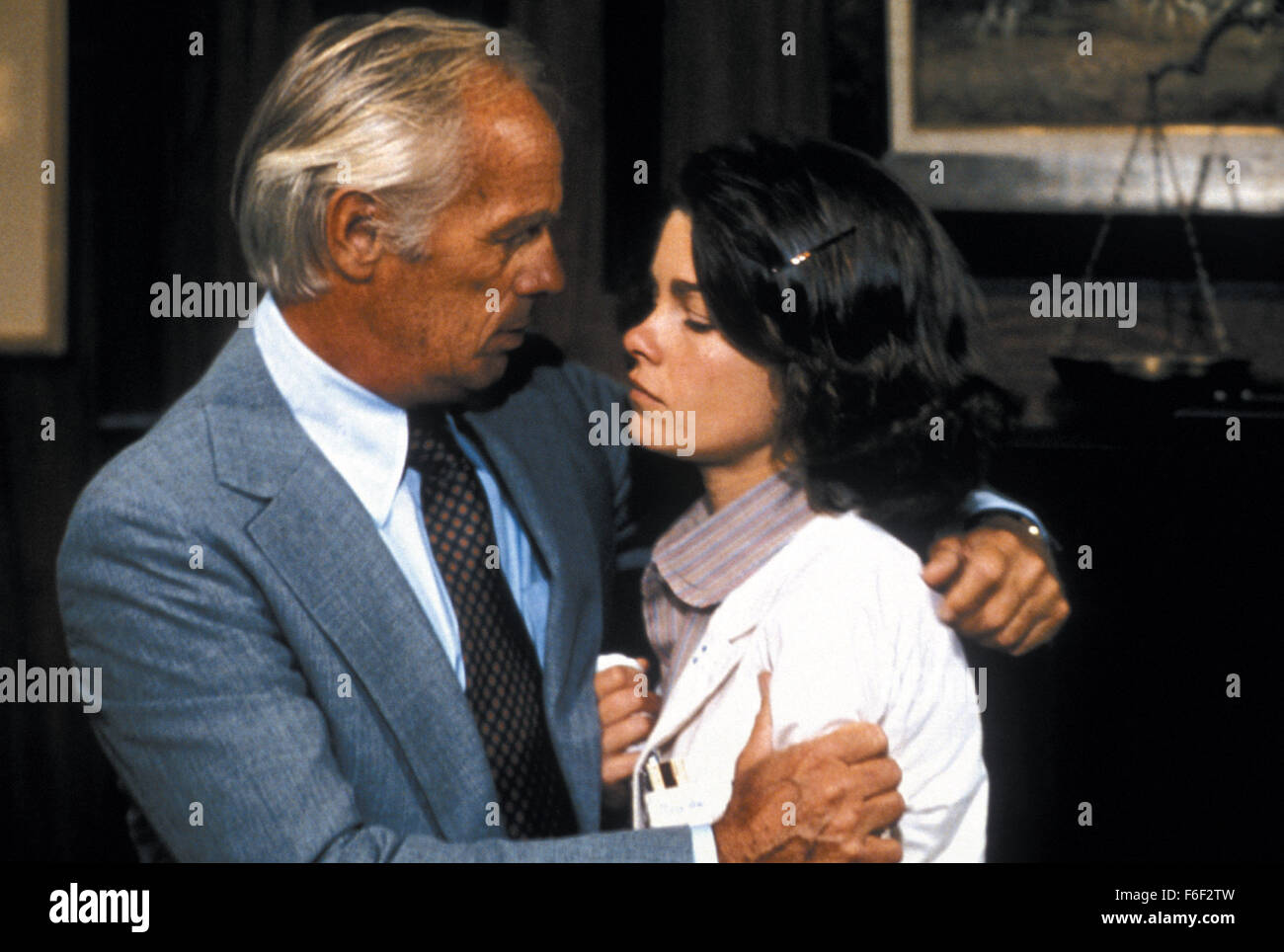 Jan 06, 1978; Los Angeles, CA, USA; RICHARD WIDMARK as Dr. George A. Harris and GENEVIEVE BUJOLD as Dr Susan Wheeler in the mystery thriller film 'Coma' directed by Michael Crichton. Stock Photo