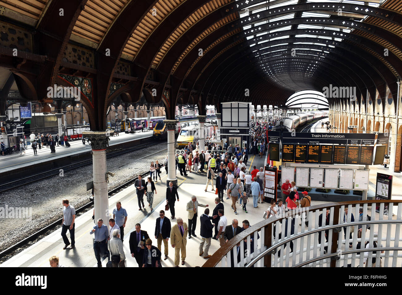 Crowds fill the platforms at  York Railway Station Stock Photo