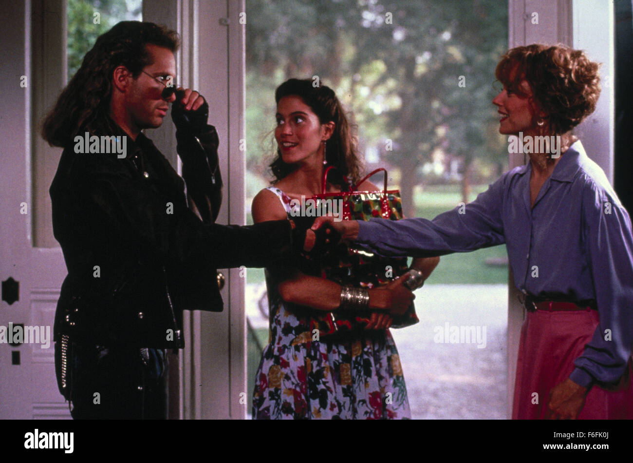 Don t tell her. комедии 1990. Your dream. Tell show do примеры. The boyfriend 1990.