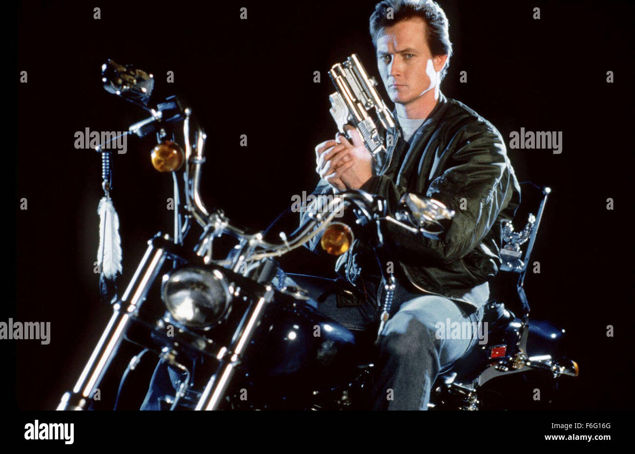 Feb 08, 1995; Hollywood, CA, USA; Actor ROBERT PATRICK stars as FBI