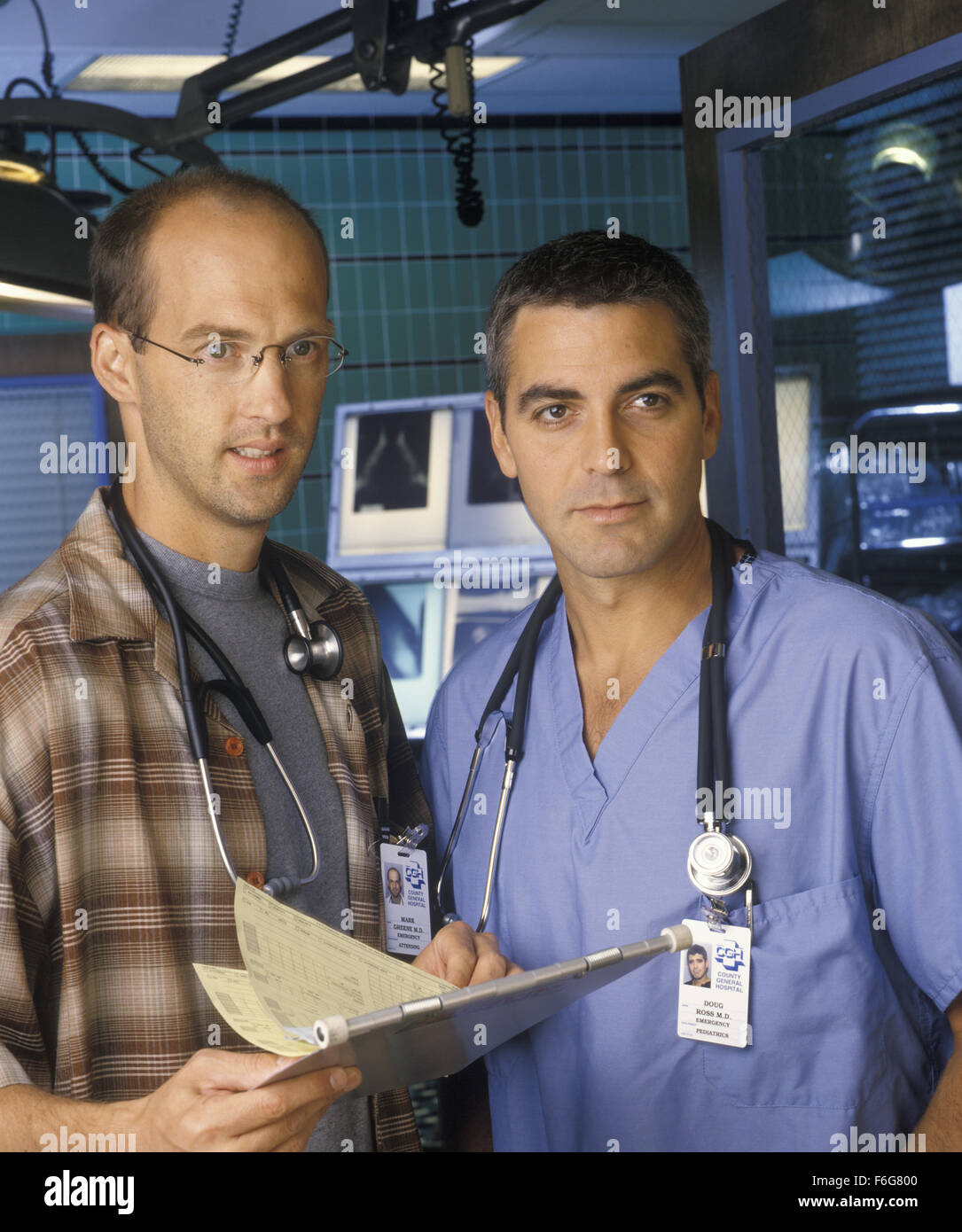 RELEASE DATE: TV series September 19, 1994 - 2009. TITLE: ER. STUDIO: . PLOT: The work and lives of a group of emergency room doctors in Chicago. PICTURED: ANTHONY EDWARDS plays Dr Greene and GEORGE CLOONEY plays Dr Ross. Stock Photo