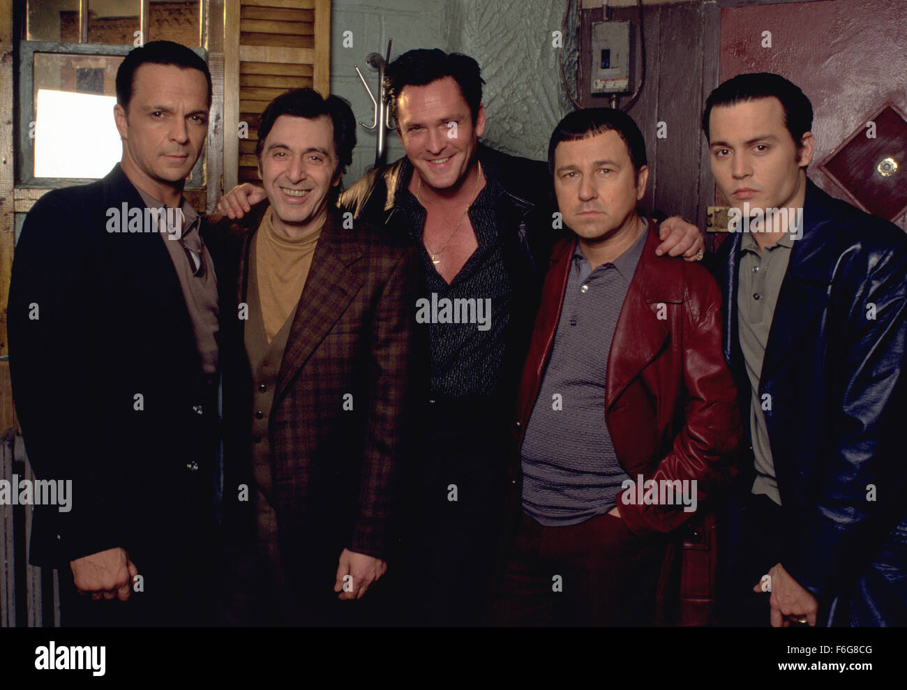 On the set of 'Donnie Brasco' (L-R): JAMES RUSSO, AL PACINO, MICHAEL MADSEN, BRUNO KIRBY and JOHNNY DEPP. Stock Photo