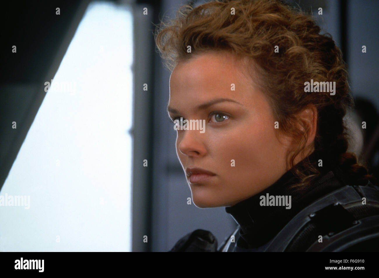 Dina meyer starship troopers 1997 hires stock photography and images Alamy