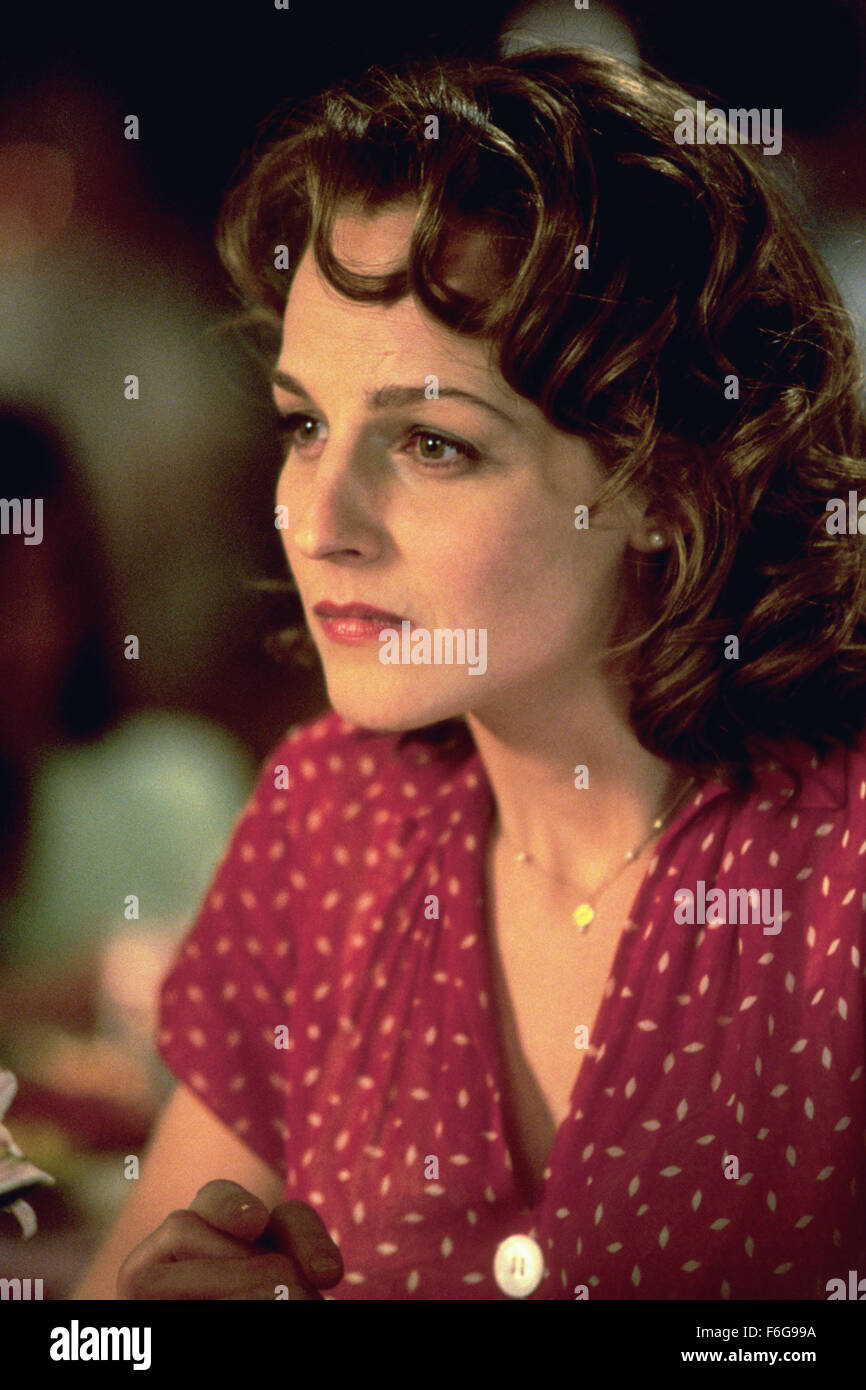 https://c8.alamy.com/comp/F6G99A/dec-19-1997-los-angeles-ca-usa-actress-helen-hunt-stars-as-carol-connelly-F6G99A.jpg