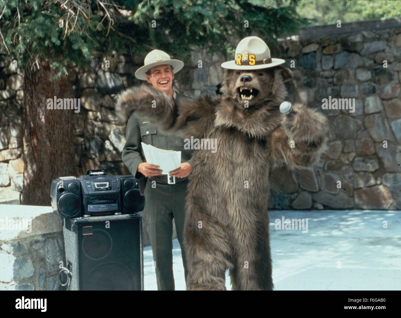 Mar 27, 1998; O'ahu, HI, USA; Actors STEVE VAN WORMER as Stew Deedle and PAUL WALKER as Phil Deedle in 'Meet the Deedles'. Directed by Steve Boyum. Stock Photo