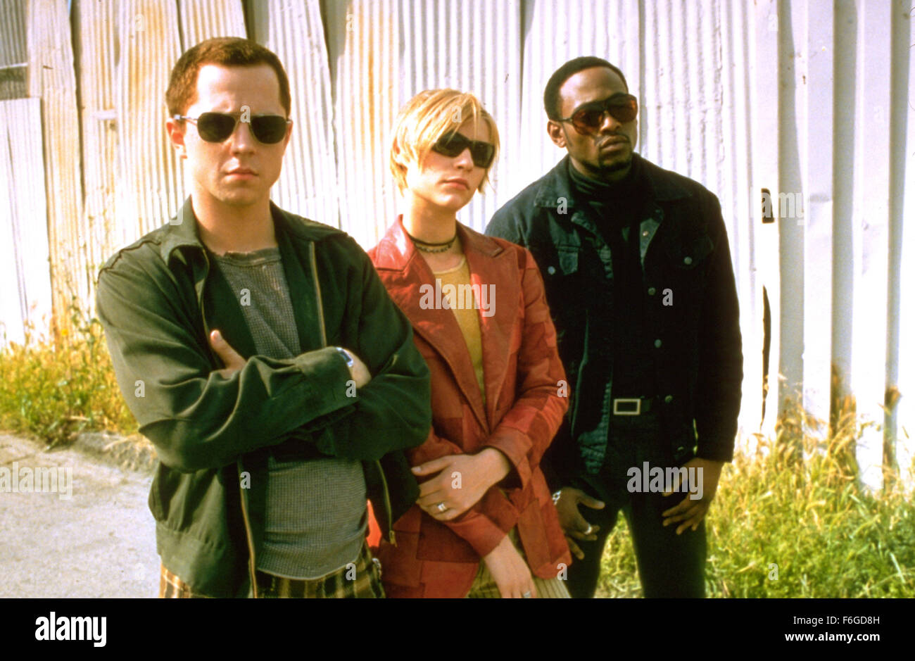Mar 17, 1999; Los Angeles, CA, USA; (L-R): Actor GIOVANNI RIBISI as Peter, CLAIRE DAINES as Julie and OMAR EPPS as Lincoln in the Scott Siler directed action thriller, 'The Mod Squad.' Stock Photo