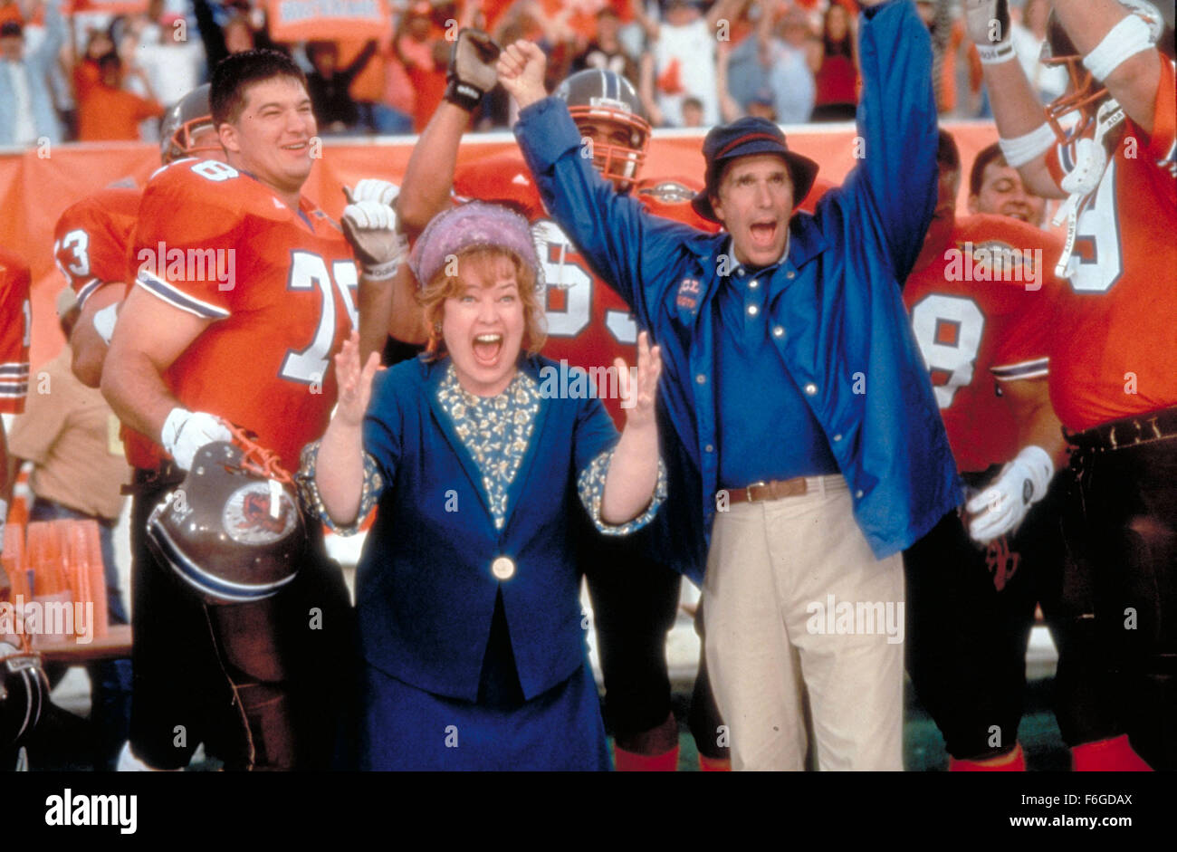 Nov 06, 1998; Orlando, FL, USA; KATHY BATES and HENRY WINKLER star as Helen Boucher and Coach Klein in the comedy 'The Waterboy' directed by Frank Coraci. Stock Photo