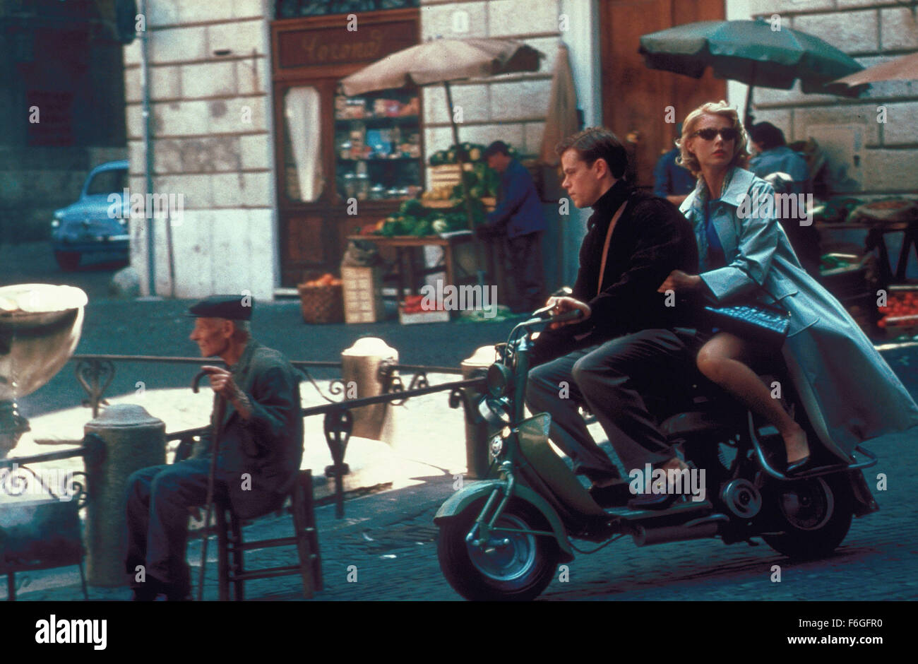 Dec 12, 1999; Rome, ITALY; Actors MATT DAMON as Tom Ripley and GWYNETH PALTROW as Marge Sherwood in 'The Talented Mr. Ripley'.  (Credit Image: c Courtesy of Buena Vista Pictures/Entertainment Pictures) Stock Photo