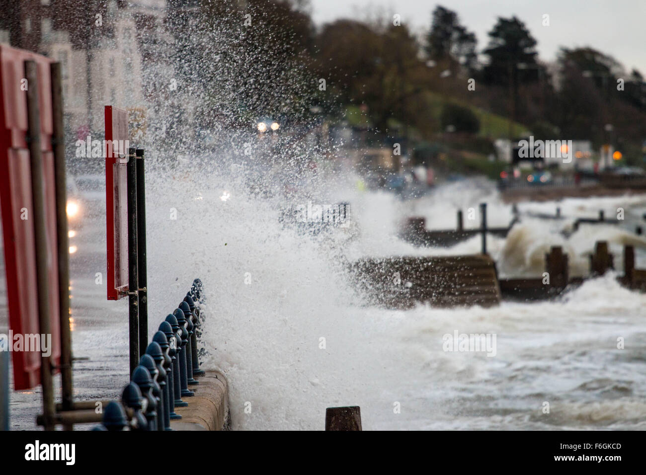 Southend on Sea, UK. 17th Nov 2015. Storm Barney whips you the Thames causing large waves to break on the sea wall and spray to blow across the coastal road Credit:  darren Attersley/Alamy Live News Stock Photo