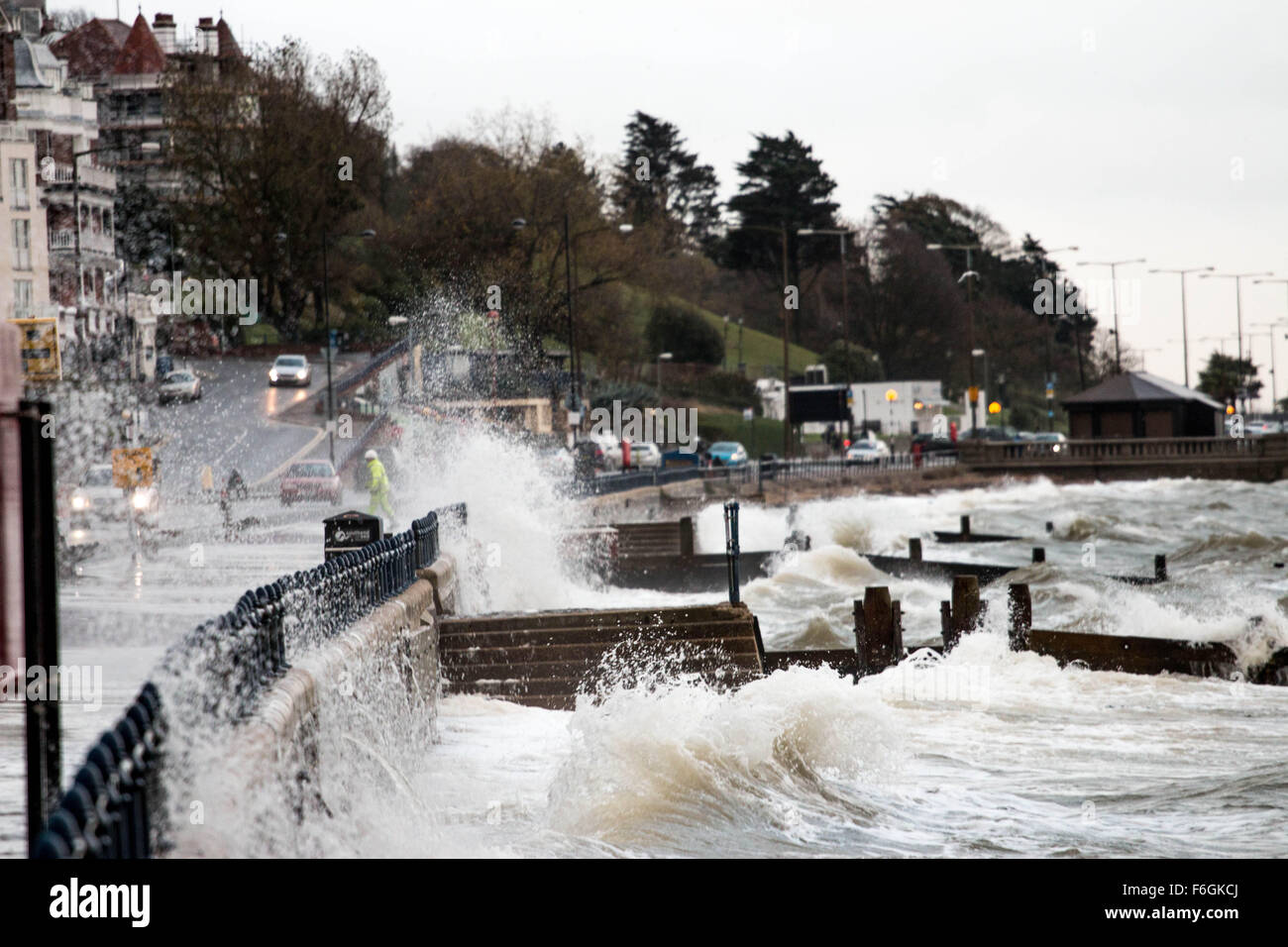 Southend on Sea, UK. 17th Nov 2015. Storm Barney whips you the Thames causing large waves to break on the sea wall and spray to blow across the coastal road Credit:  darren Attersley/Alamy Live News Stock Photo