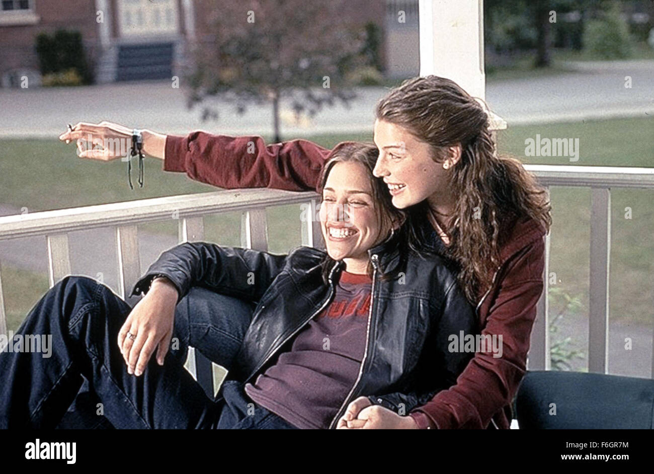 Jan 21, 2001; Lennoxville, Quebec, CANADA;  PIPER PERABO and JESSICA PARE star as Paulie Oster and Tori Moller in the drama/romance 'Lost and Delirious' directed by Lea Pool. Stock Photo