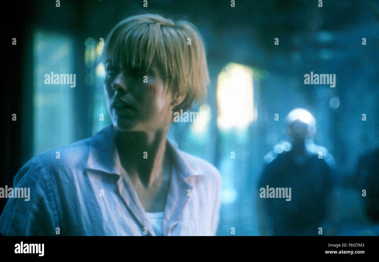 Jul 16, 2001; Hollywood, CA, USA; TEA LEONI as Amanda Kirby in the sci-fi, adventure, thriller ''Jurassic Park III'' directed by Joe Johnston. Stock Photo