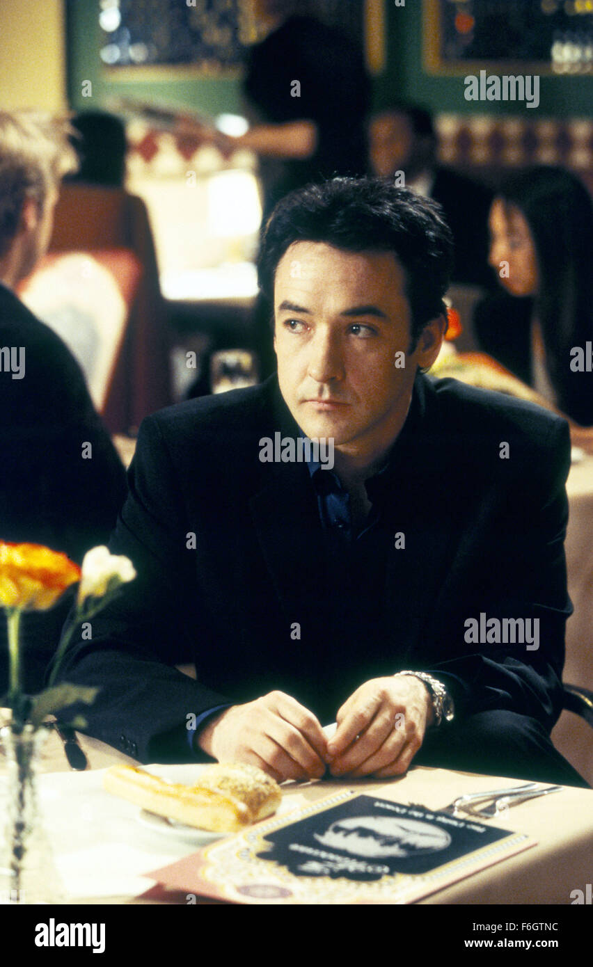 Jul 17, 2001; Hollywood, CA, USA; JOHN CUSACK as Eddie Thomas in the romantic comedy 'America's Sweethearts' directed by Joe Roth. Stock Photo