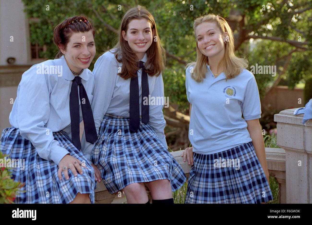 Jul 29, 2001; Los Angeles, CA, USA; Actors HEATHER MATARAZZO as Lilly Moscovitz, ANNE HATHAWAY as Mia Thermopolis and MANDY MOORE as Lana Thomas in 'The Princess Diaries'. Directed by Garry Marshall. Stock Photo