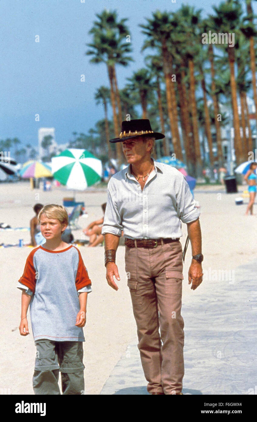 RELEASE DATE: April 12, 2001. MOVIE TITLE: Crocodile Dundee in Los Angeles. STUDIO: Paramount Pictures. PICTURED: SERGE COCKBURN and PAUL HOGAN as Michael J. 'Crocodile' Dundee. Stock Photo