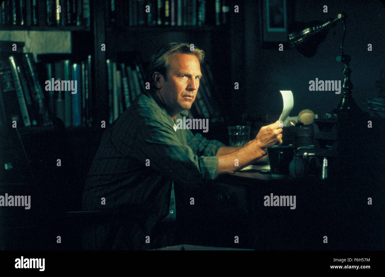 RELEASE DATE: Feb. 22, 2002. MOVIE TITLE: Dragonfly. STUDIO: Universal Pictures. PLOT: A grieving doctor is being contacted by his late wife through his patients near death experiences. PICTURED: KEVIN COSTNER stars as Joe Darrow Stock Photo