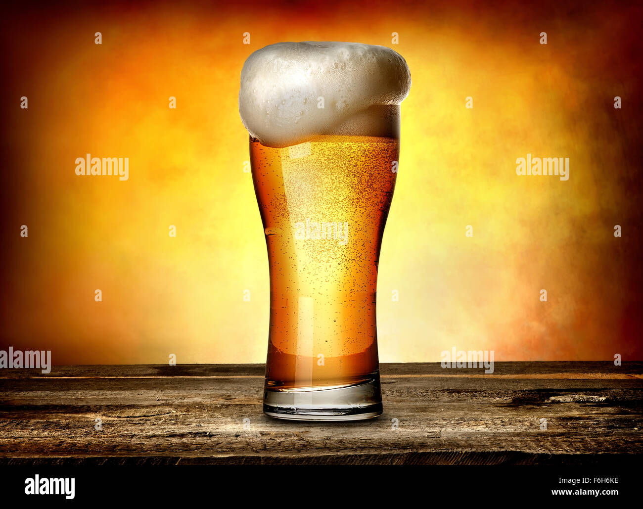Foam on the beer hires stock photography and images Alamy