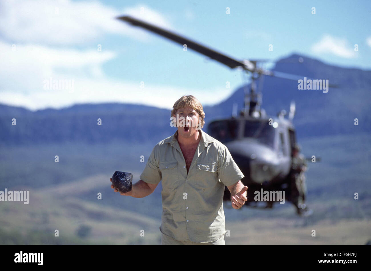 STEVE IRWIN as himself in the adventurous comedy 'The Crocodile Hunter: Collision Course' directed by John Stainton and co staring his wife Terri Irwin. Stock Photo