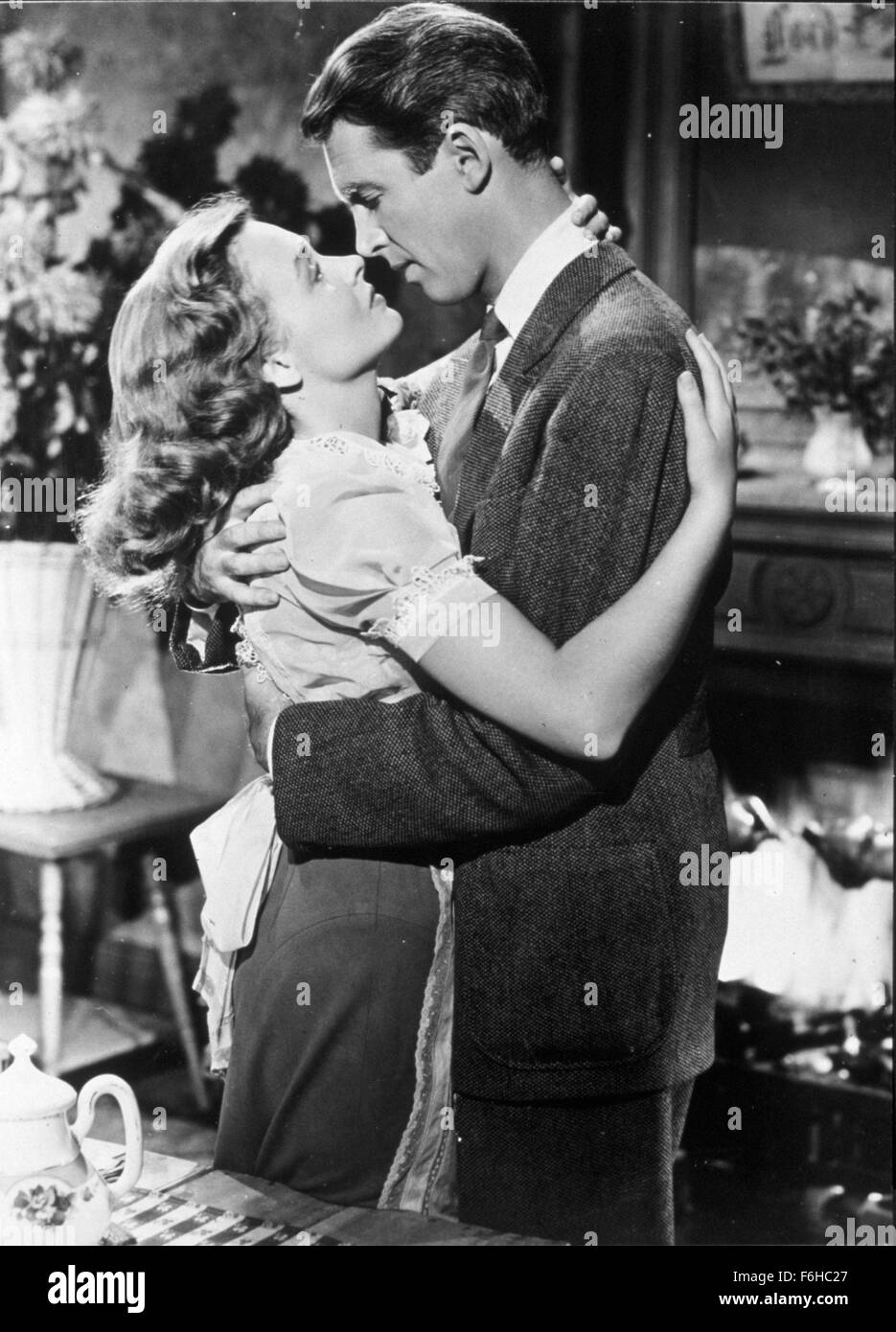 1946, Film Title: IT'S A WONDERFUL LIFE, Director: FRANK CAPRA, Studio: RKO, Pictured: FRANK CAPRA, DONNA REED. (Credit Image: SNAP) Stock Photo