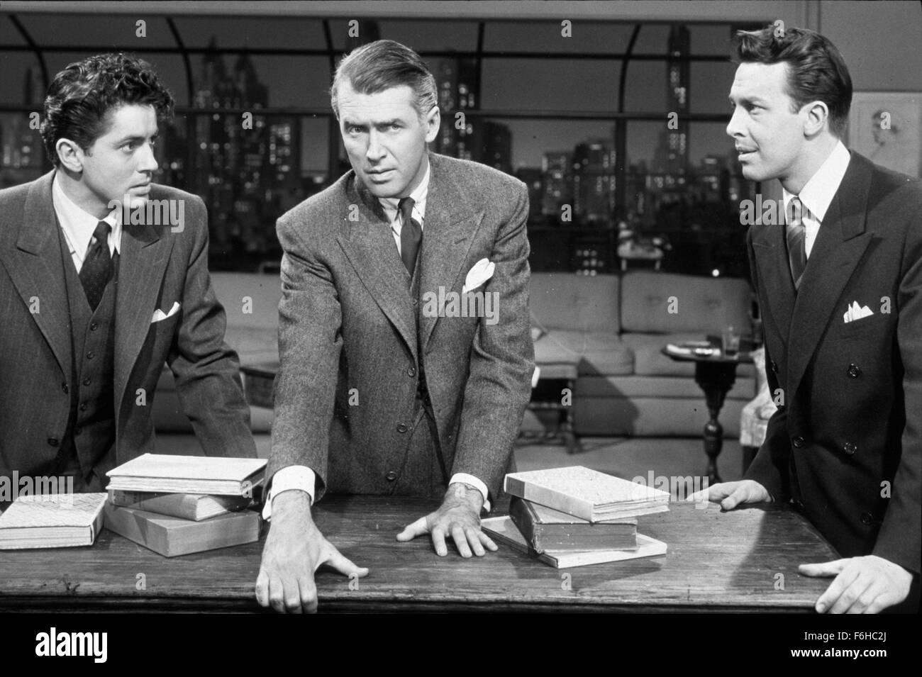 1948, Film Title: ROPE, Director: ALFRED HITCHCOCK, Studio: WARNER, Pictured: JOHN DALL, FARLEY GRANGER, ALFRED HITCHCOCK, JAMES STEWART. (Credit Image: SNAP) Stock Photo