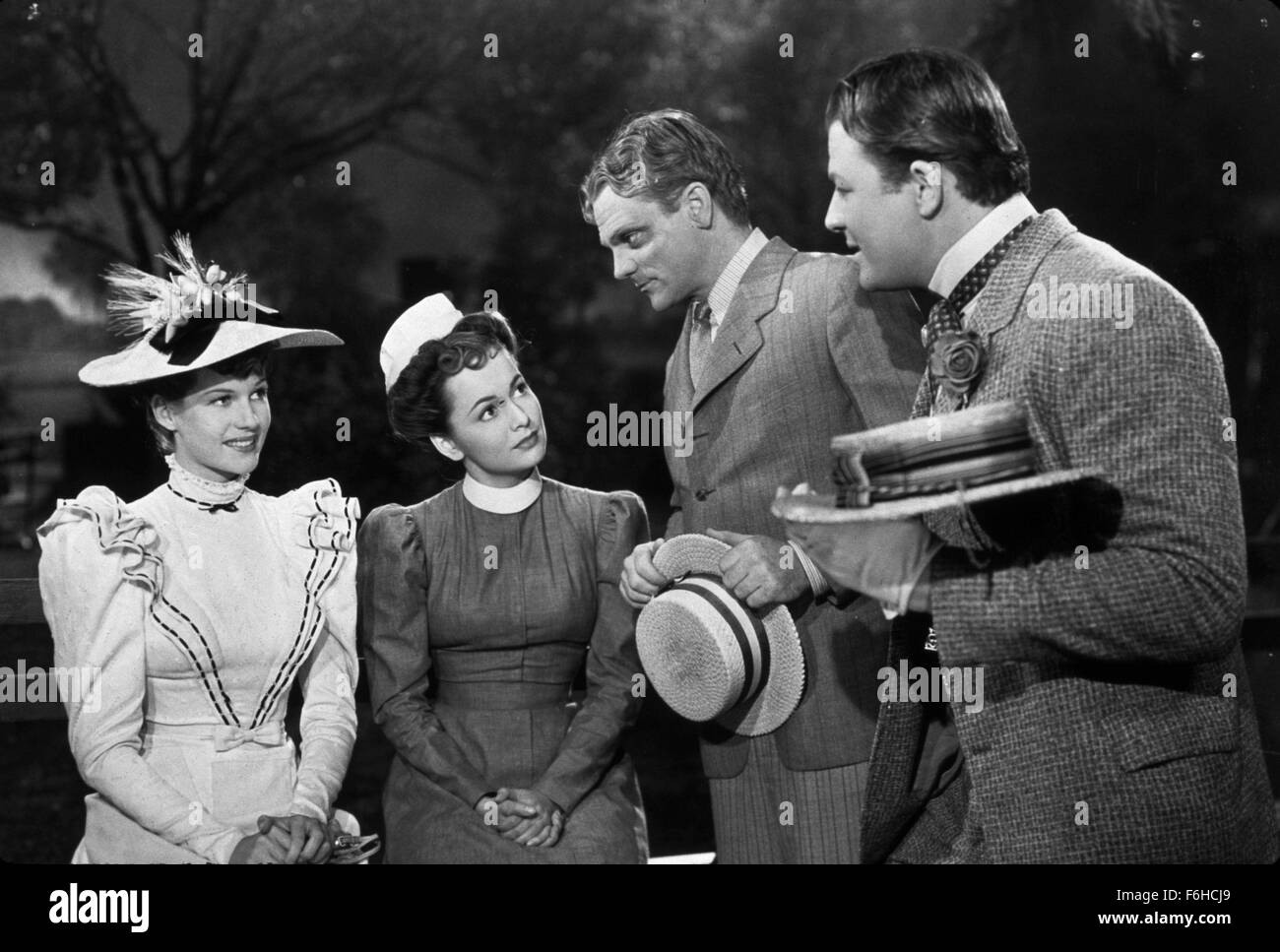 1941, Film Title: STRAWBERRY BLONDE, Director: RAOUL WALSH, Studio: WARNER, Pictured: JAMES CAGNEY, JACK CARSON, OLIVIA DeHAVILLAND, RITA HAYWORTH. (Credit Image: SNAP) Stock Photo