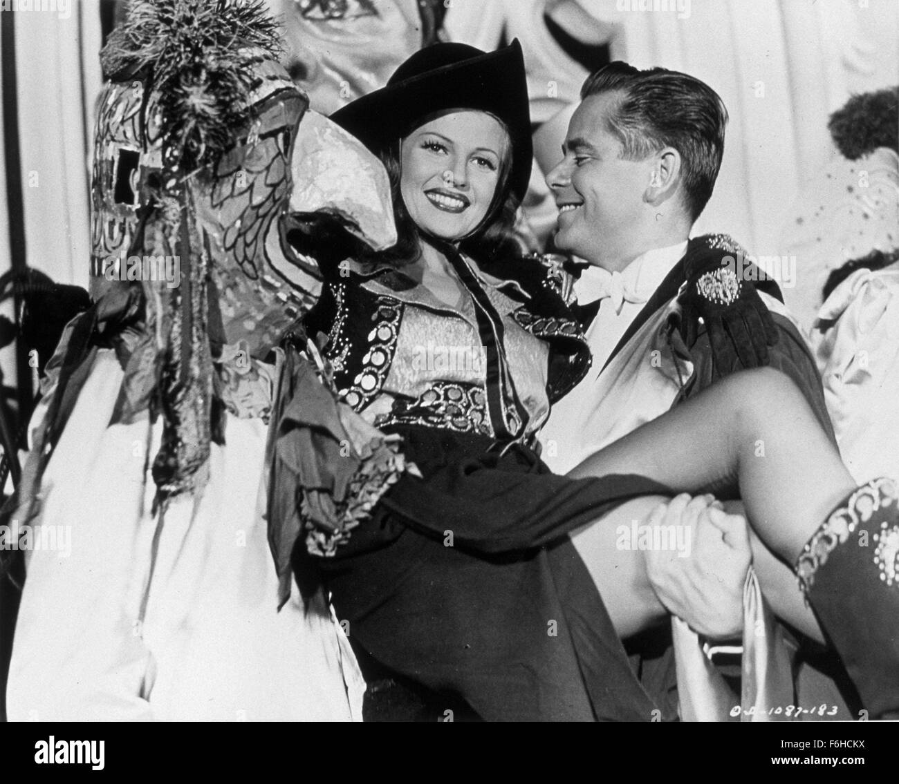 1946, Film Title: GILDA, Director: CHARLES VIDOR, Studio: COLUMBIA, Pictured: GLENN FORD, RITA HAYWORTH. (Credit Image: SNAP) Stock Photo