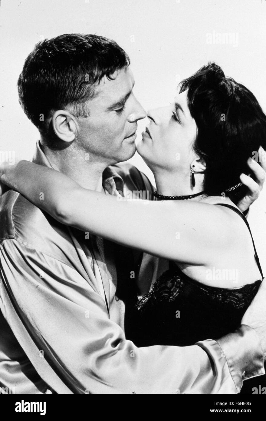 1955, Film Title: ROSE TATTOO, Director: DANIEL MANN, Studio: PARAMOUNT, Pictured: CLOTHING, KISSING, BURT LANCASTER, ANNA MAGNANI, DANIEL MANN, ROMANCE. (Credit Image: SNAP) Stock Photo