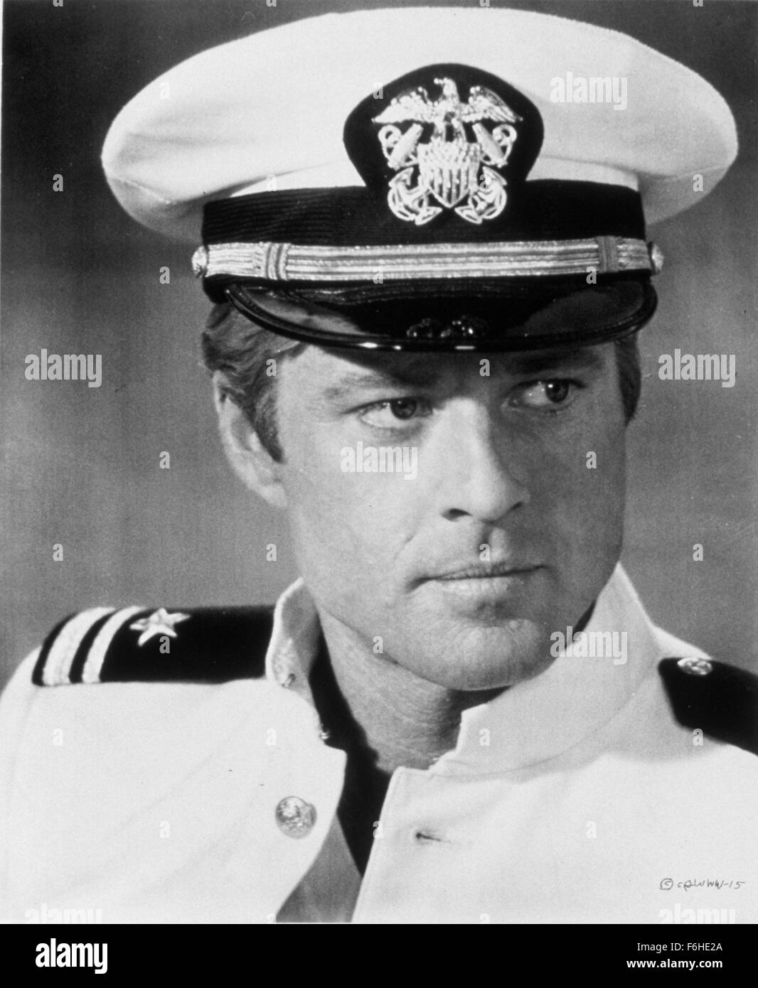 1973, Film Title: WAY WE WERE, Director: SYDNEY POLLACK, Studio: COLUMBIA, Pictured: 1973, CLOTHING, COLOR, NAVY UNIFORM, SYDNEY POLLACK, ROBERT REDFORD. (Credit Image: SNAP) Stock Photo