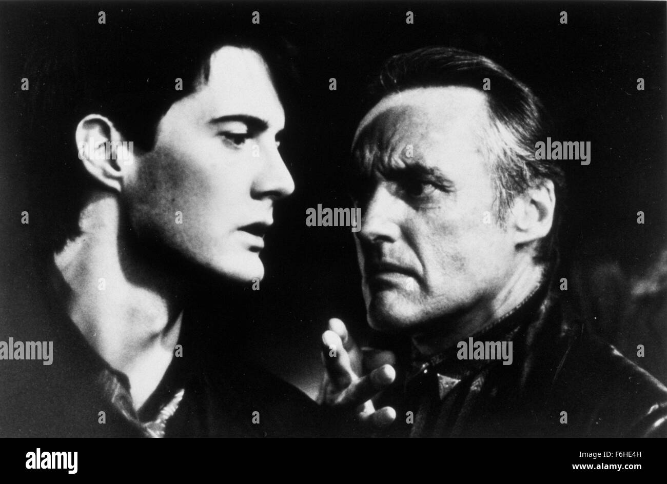 1986, Film Title: BLUE VELVET, Director: DAVID LYNCH, Studio: DEG, Pictured: DENNIS HOPPER, DAVID LYNCH. (Credit Image: SNAP) Stock Photo