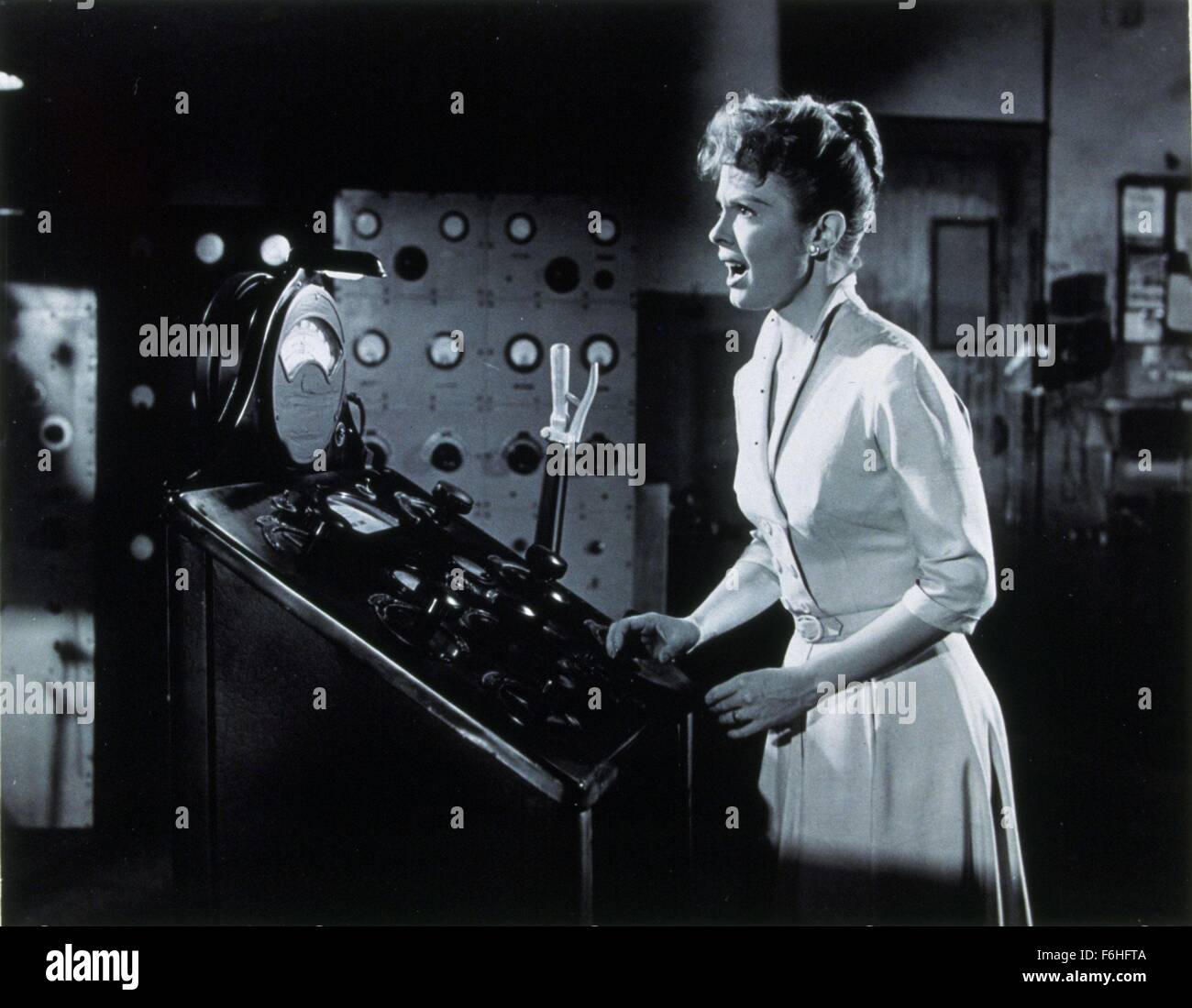 1958, Film Title: FLY, Director: KURT NEUMANN, Studio: FOX, Pictured: SCI-FI, HORROR, SCIENTIFIC, SCIENCE, AGHAST, 1958, PATRICIA OWENS, SCREAMING, ITS & ALIENS! THINGS, DISGUSTED, UPSET, AFRAID, CONTROLS, MACHINERY. (Credit Image: SNAP) Stock Photo