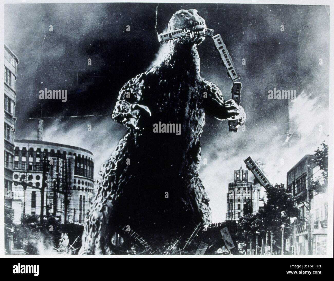 Godzilla 1954 Film Complet En Francais 1954, Film Title: GODZILLA, KING OF THE MONSTERS, Director: TERRY Stock