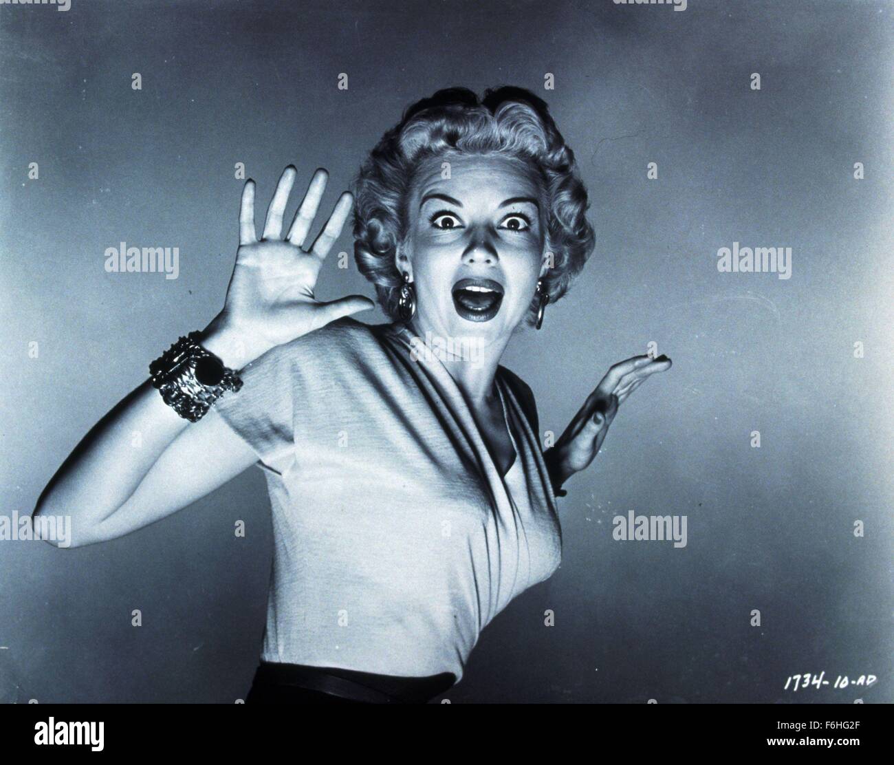 1953, Film Title: IT CAME FROM OUTER SPACE, Director: ARNOLD, Studio: UNIVERSAL, Pictured: ARNOLD, KATHLEEN HUGHES, SCREAMING, WOMEN IN DANGER. (Credit Image: SNAP) Stock Photo