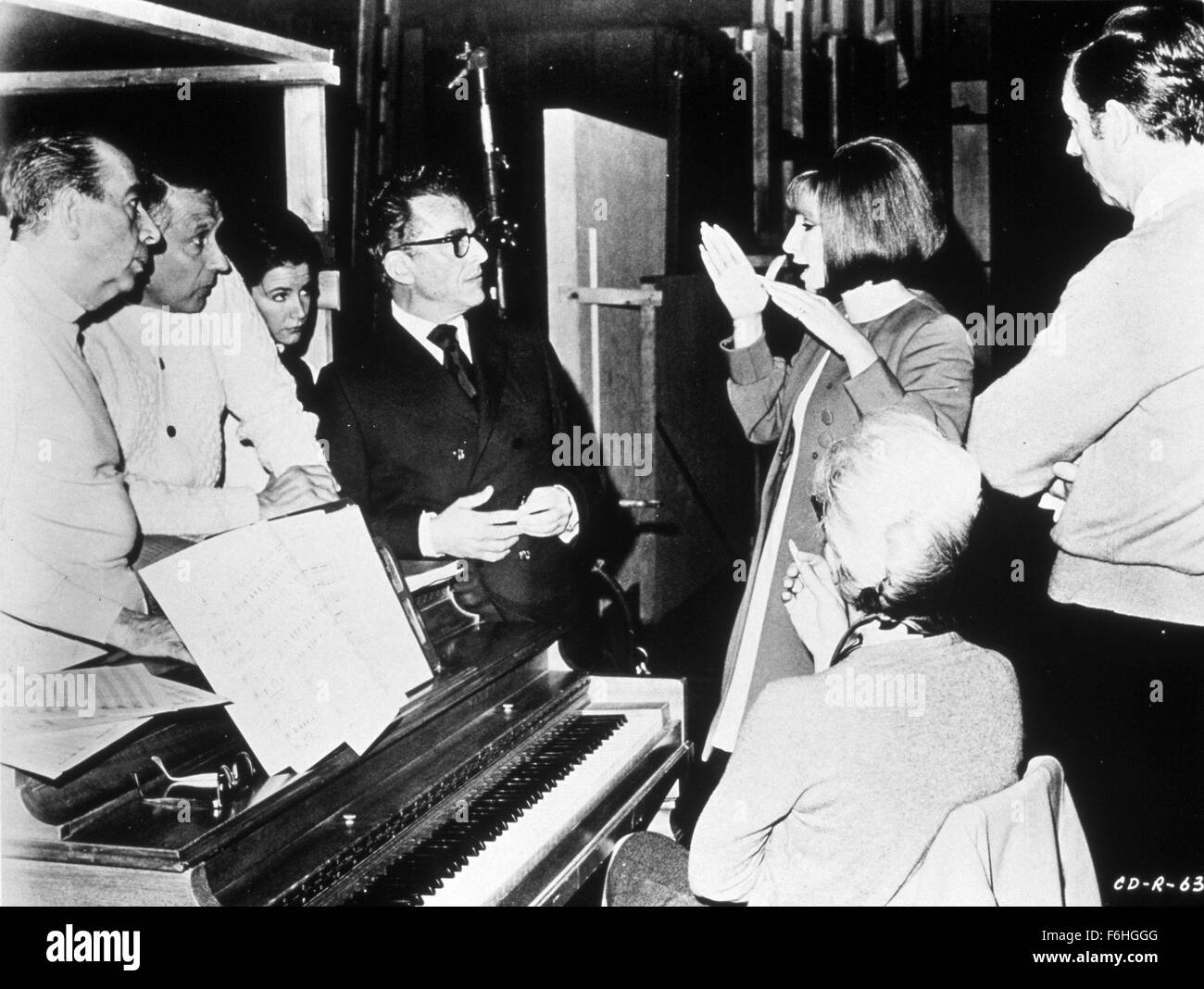 1970, Film Title: ON A CLEAR DAY YOU CAN SEE FOREVER, Director: VINCENTE MINNELLI, Studio: MGM, Pictured: ENSEMBLE, ALAN JAY LERNER, VINCENTE MINNELLI, YVES MONTAND, REHEARSING. (Credit Image: SNAP) Stock Photo