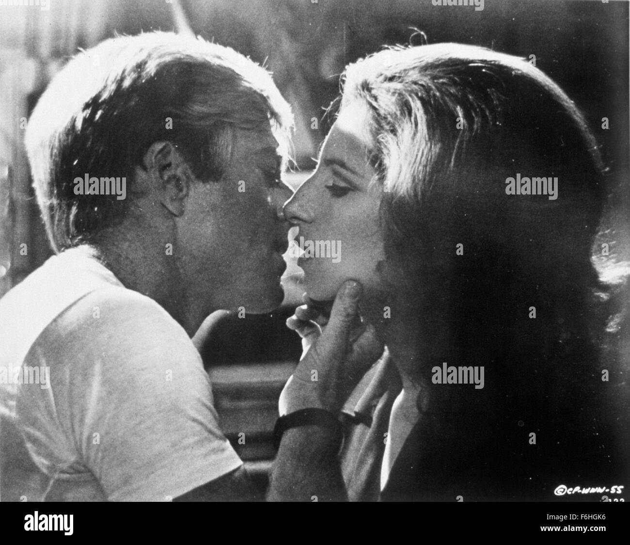 1973, Film Title: WAY WE WERE, Director: SYDNEY POLLACK, Studio: COLUMBIA, Pictured: SYDNEY POLLACK, ROBERT REDFORD, ROMANCE. (Credit Image: SNAP) Stock Photo