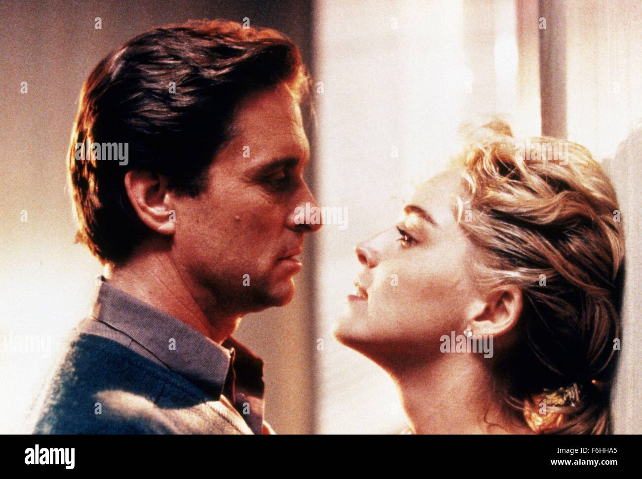 1992, Film Title: BASIC INSTINCT, Director: PAUL VERHOEVEN, Studio: TRI, Pictured: MICHAEL DOUGLAS, SHARON STONE. (Credit Image: SNAP) Stock Photo