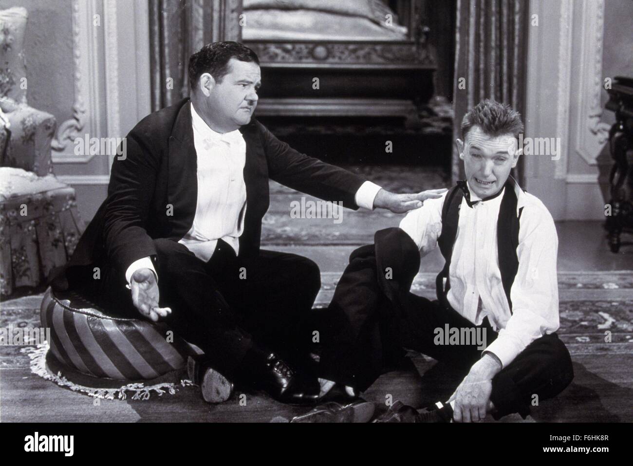 1928, Film Title: EARLY TO BED, Director: EMMETT FLYNN, Studio: MGM,  Pictured: EMMETT FLYNN, OLIVER HARDY, LAUREL & HARDY. (Credit Image: SNAP  Stock Photo - Alamy