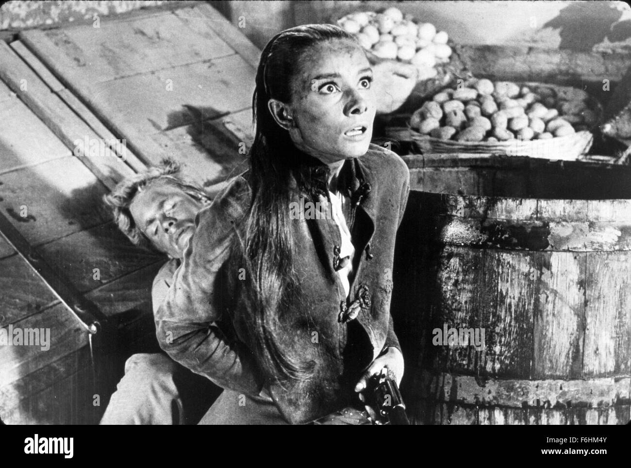 Audrey hepburn unforgiven 1960 hi-res stock photography and images - Alamy