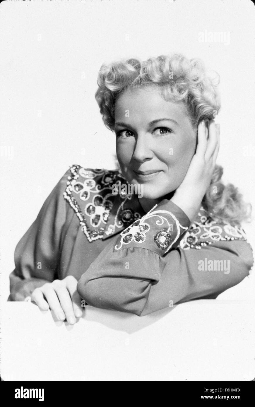 1950, Film Title: ANNIE GET YOUR GUN, Director: GEORGE SIDNEY, Studio: MGM, Pictured: BETTY HUTTON, RASCAL, LARAKIN, CHEEKY, SPIRITED WOMAN, PORTRAIT, STUDIO. (Credit Image: SNAP) Stock Photo