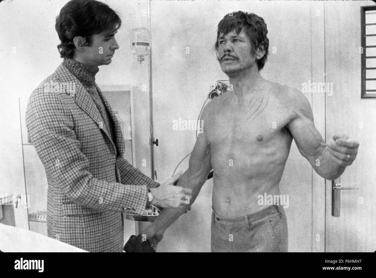 1971, Film Title: SOMEONE BEHIND THE DOOR, Director: NICOLAS GESSNER, Pictured: CHARLES BRONSON, NICOLAS GESSNER. (Credit Image: SNAP) Stock Photo