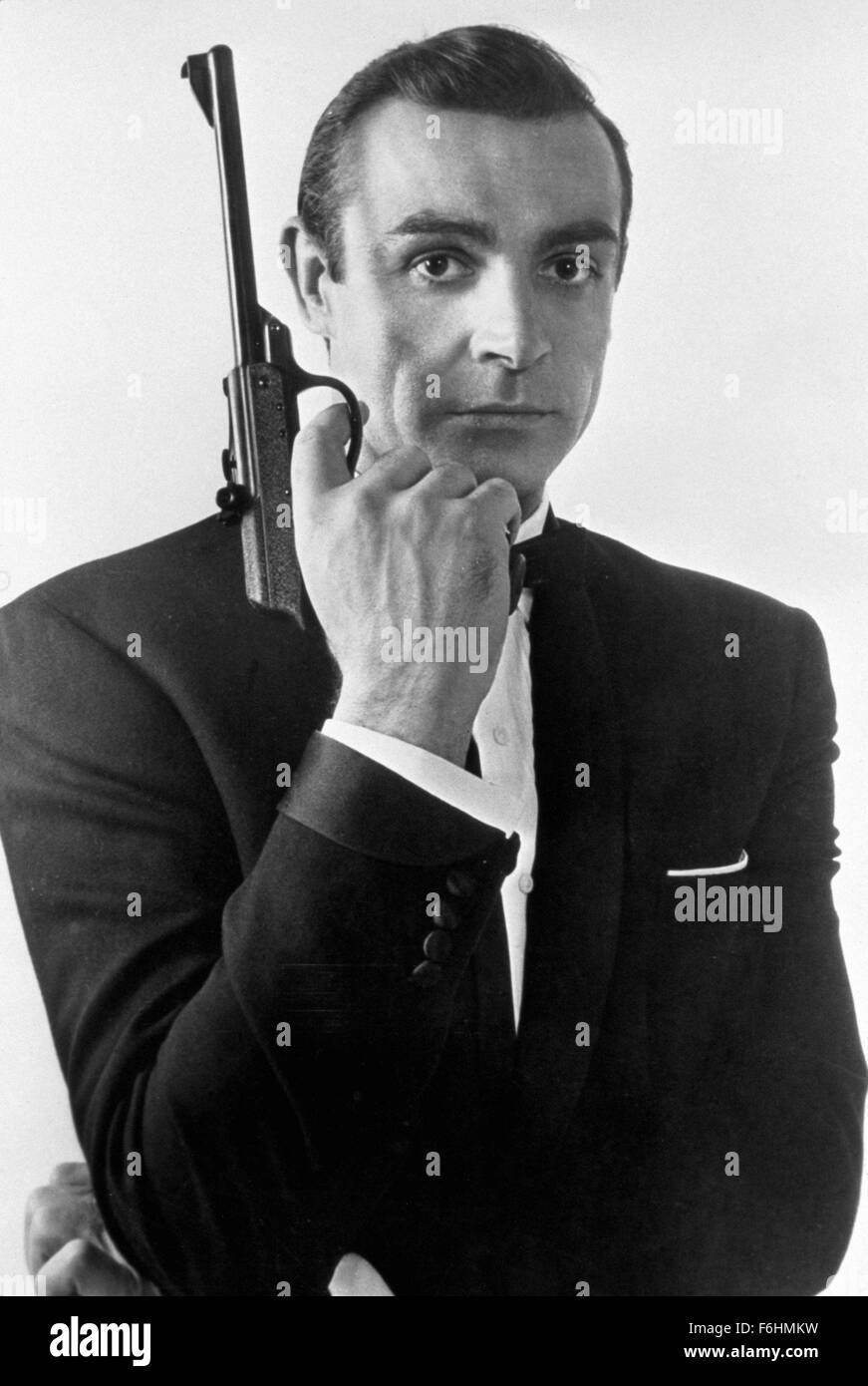 1963, Film Title: FROM RUSSIA WITH LOVE, Director: TERENCE YOUNG, Pictured: SEAN CONNERY, SEAN ASJAMES BOND CONNERY, GUN CRAZY, JAMES BOND. (Credit Image: SNAP) Stock Photo