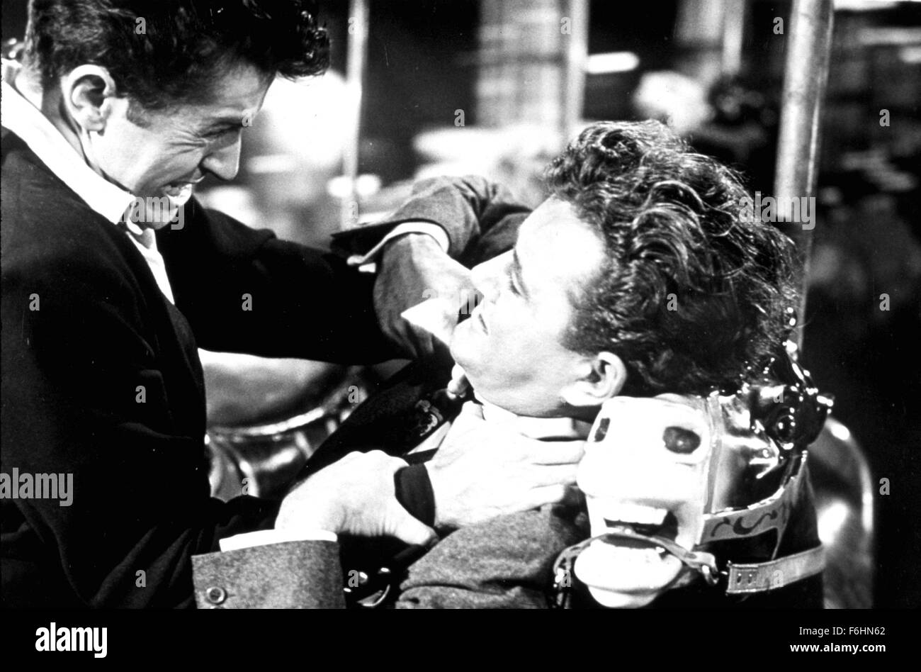 1951, Film Title: STRANGERS ON A TRAIN, Director: ALFRED HITCHCOCK, Studio: WARNER, Pictured: FARLEY GRANGER, ALFRED HITCHCOCK, ROBERT WALKER. (Credit Image: SNAP) Stock Photo
