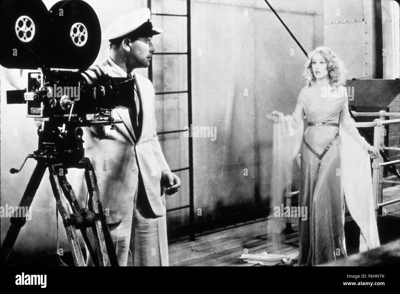 1933, Film Title: KING KONG, Director: MERIAN C COOPER, Studio: RKO, Pictured: ROBERT ARMSTRONG, MERIAN C COOPER. (Credit Image: SNAP) Stock Photo
