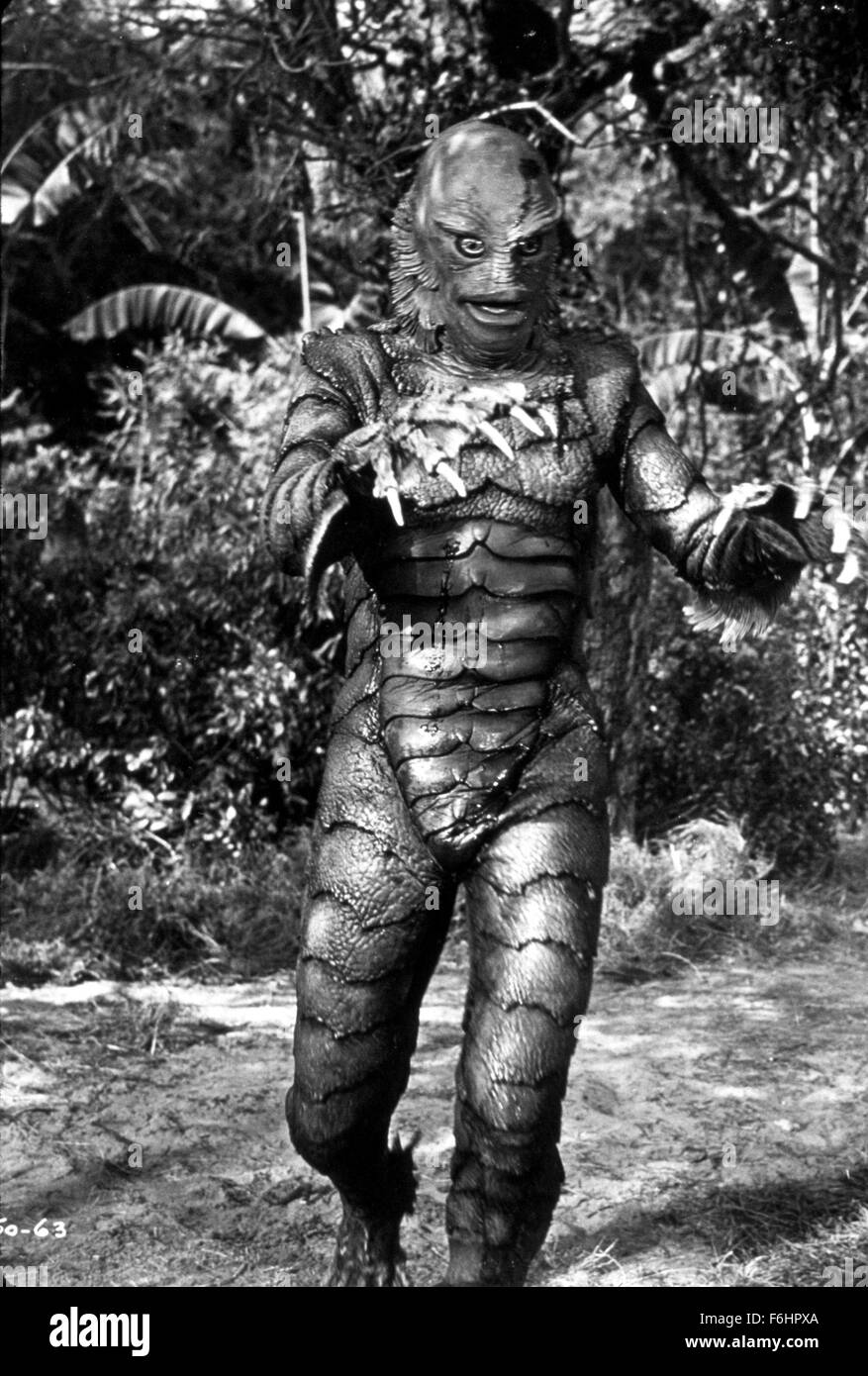 1954, Film Title: CREATURE FROM THE BLACK LAGOON, Director: JACK ARNOLD, Studio: UNIVERSAL, Pictured: RICOU BROWNING, ITS & ALIENS! THINGS, JUNGLE, TREES, SHRUBBERY, RUNNING, ATTACKING, THREATENING, HORROR. (Credit Image: SNAP) Stock Photo