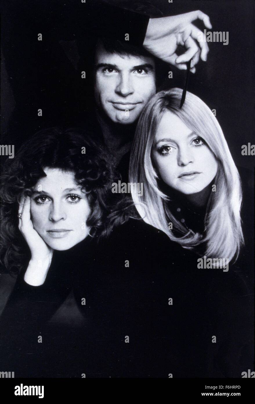 1975, Film Title: SHAMPOO, Director: HAL ASHBY, Studio: COLUMBIA, Pictured: HAL ASHBY, WARREN BEATTY, JULIE CHRISTIE, GOLDIE HAWN, PORTRAIT, STUDIO, RETRO, CLOWNING. (Credit Image: SNAP) Stock Photo